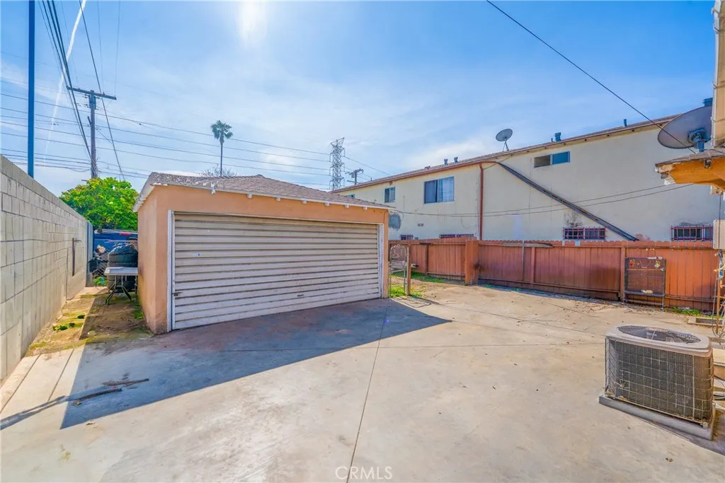 8912 Elizabeth Avenue, South Gate, California 90280 home-pic-14